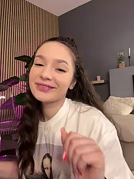 Snapshot of VixenAmour chatting on March 5, 6:23 pm VixenAmour online show from March 5, 6:23 pm