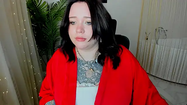 MoonLghte online show from February 25, 6:20 pm