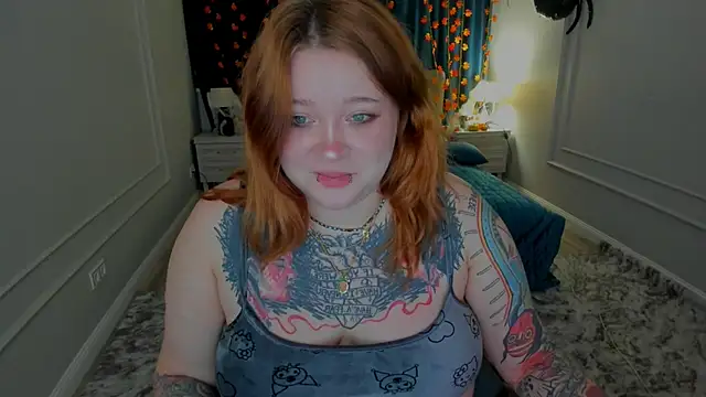 MoonLghte online show from October 22, 8:08 pm