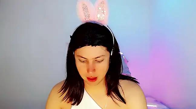 Snapshot of Oxana-Novikov chatting on December 7, 7:10 pm Oxana-Novikov online show from December 7, 7:10 pm