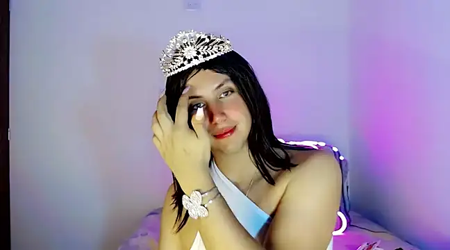 Snapshot of Oxana-Novikov chatting on December 12, 11:25 pm Oxana-Novikov online show from December 12, 11:25 pm