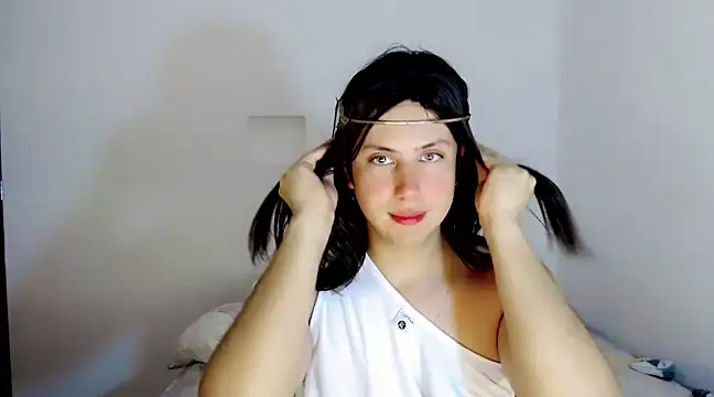 Snapshot of Oxana-Novikov chatting on January 3, 6:44 am Oxana-Novikov online show from January 3, 6:44 am