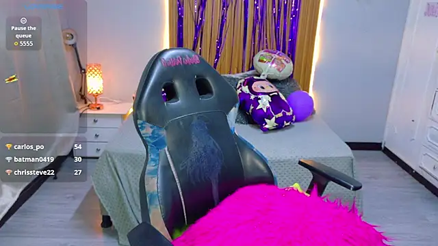 Kate Laurence  online show from November 15, 11:51 am