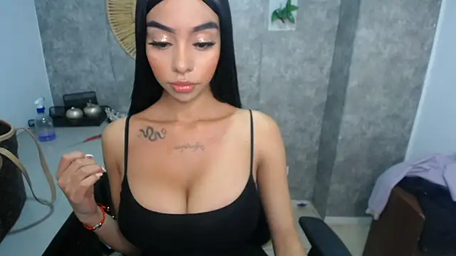 Tiffanny online show from January 9, 12:30 pm