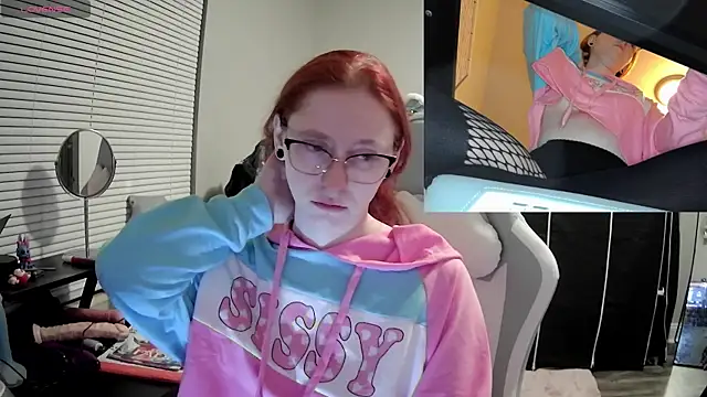 Snapshot of LilyFoxxx chatting on February 2, 4:48 am LilyFoxxx online show from February 2, 4:48 am