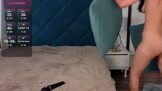 Snapshot of Amalia_3 chatting on December 18, 6:10 am Amalia 3 online show from December 18, 6:10 am