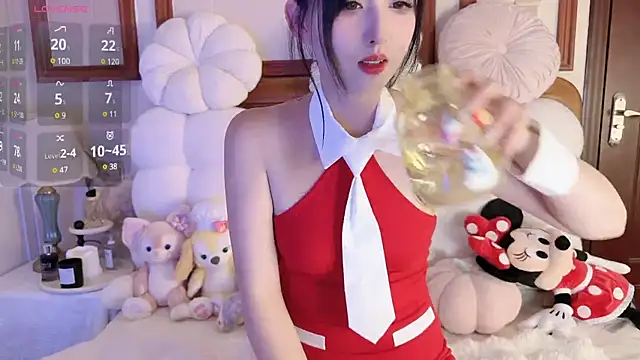 Unique-yiyi online show from December 24, 10:39 pm