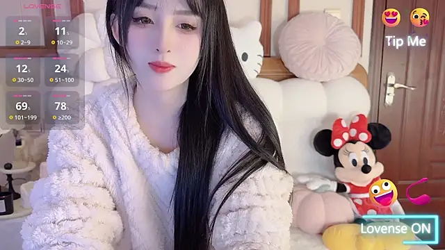 Unique-yiyi online show from January 14, 2:00 pm