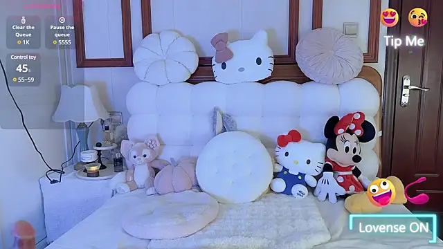 Unique-yiyi online show from January 19, 9:23 pm