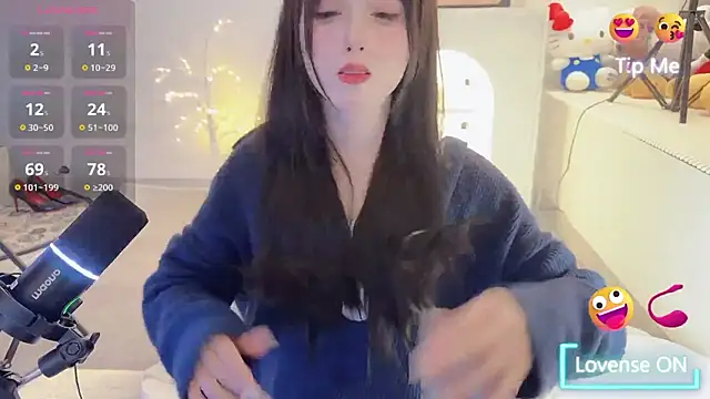 Unique-yiyi online show from February 11, 8:42 pm