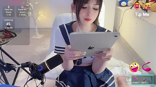 Unique-yiyi online show from February 22, 10:31 pm