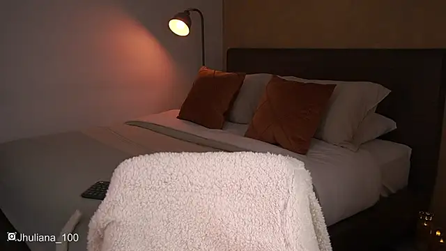 paulacora100 online show from January 22, 8:28 pm