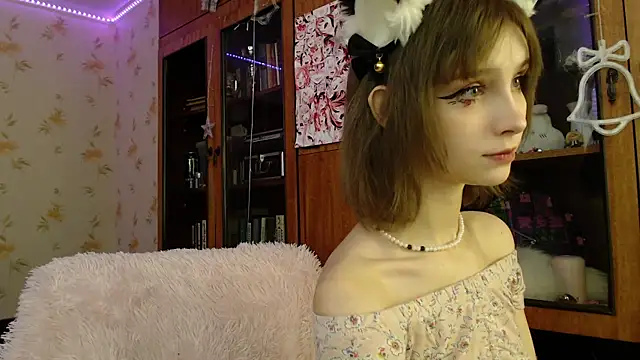 cloudgirrl online show from January 13, 8:37 pm