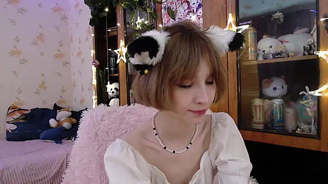 cloudgirrl online show from March 2, 4:17 am