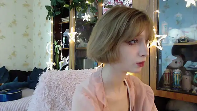 cloudgirrl online show from March 16, 12:33 pm