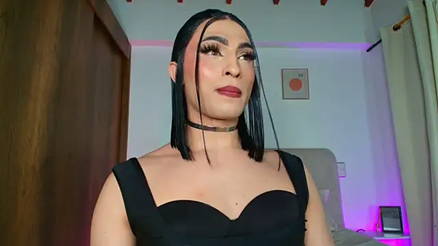 Snapshot of KarolPorttela chatting on October 2, 12:17 am KarolPorttela online show from October 2, 12:17 am