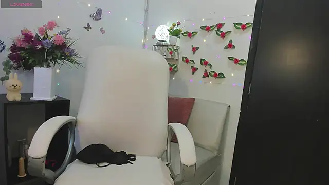 ariana crazzy online show from December 9, 6:35 pm