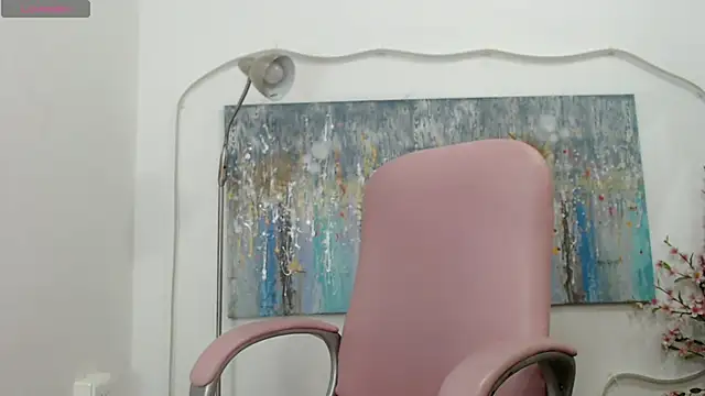 ariana crazzy online show from December 30, 4:29 pm