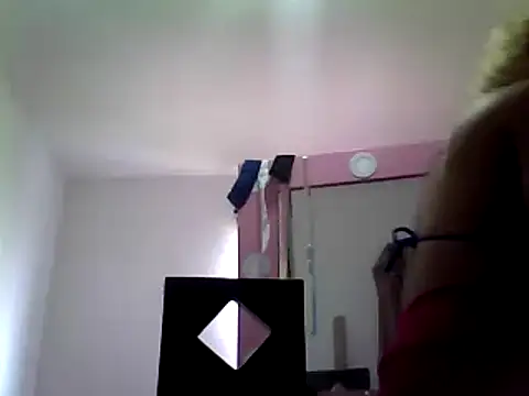 ariana crazzy online show from February 8, 5:18 pm