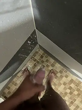 Snapshot of mylovetr1 chatting on February 12, 5:47 am mylovetr1 online show from February 12, 5:47 am