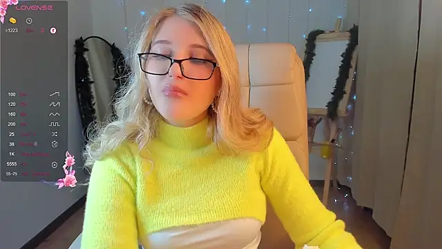 Evacadooo online show from December 13, 5:49 am