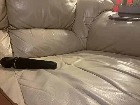 iveedie017 online show from December 23, 10:44 pm