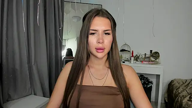 Snapshot of SuraMune chatting on February 5, 1:44 pm SuraMune online show from February 5, 1:44 pm