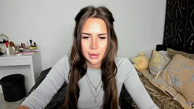 Snapshot of SuraMune chatting on February 10, 2:37 pm SuraMune online show from February 10, 2:37 pm