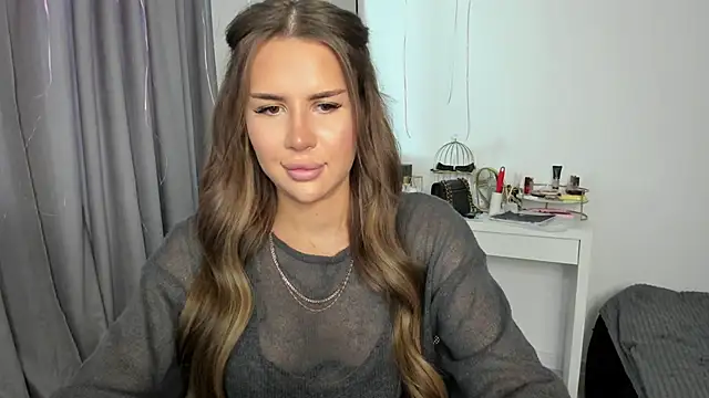 Snapshot of SuraMune chatting on February 14, 12:57 pm SuraMune online show from February 14, 12:57 pm