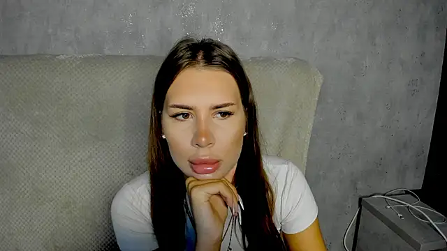 Snapshot of SuraMune chatting on October 23, 9:41 am SuraMune online show from October 23, 9:41 am