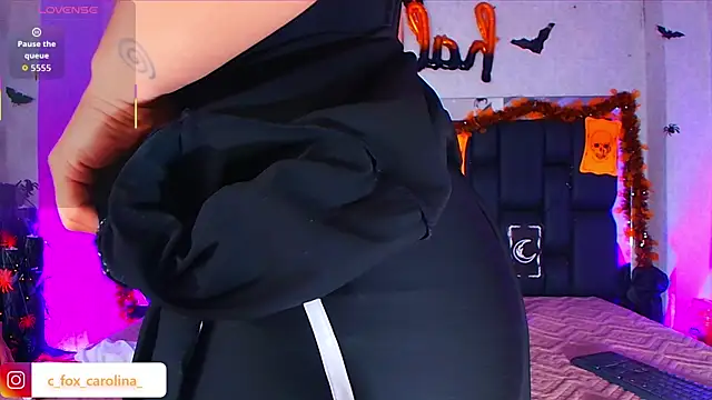 canela oss online show from October 15, 12:05 pm