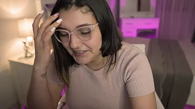 Camilaa bueno online show from January 4, 4:23 am