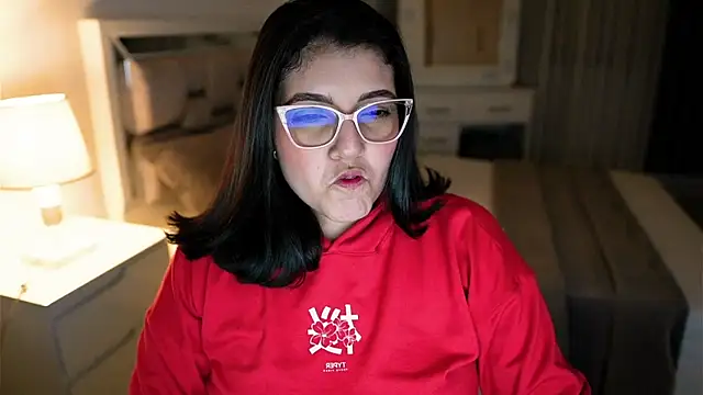 Camilaa bueno online show from October 4, 12:52 am