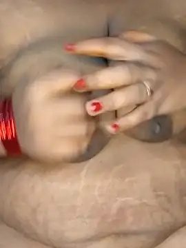 Sexy Radhikaa online show from November 18, 9:08 pm