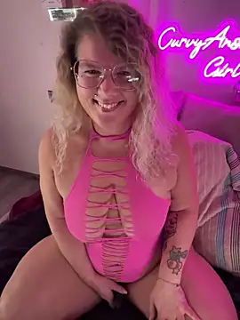 CurvyAnonymousGirl89 online show from October 15, 4:07 pm
