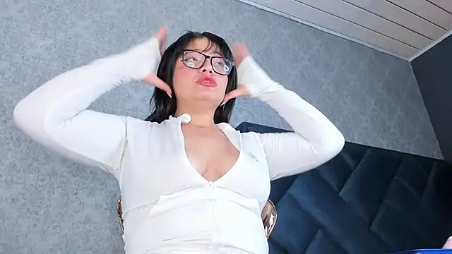 melody hanks online show from November 17, 7:19 pm