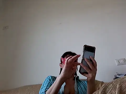 Vagabondainnamorata online show from March 19, 1:18 pm