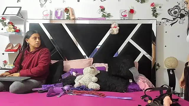 abby eemily online show from September 9, 12:05 pm