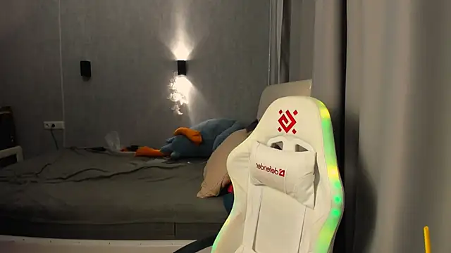 Kleo Godde online show from September 30, 10:15 pm