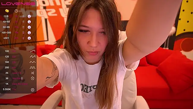 DreamyLinaa online show from December 27, 7:51 am