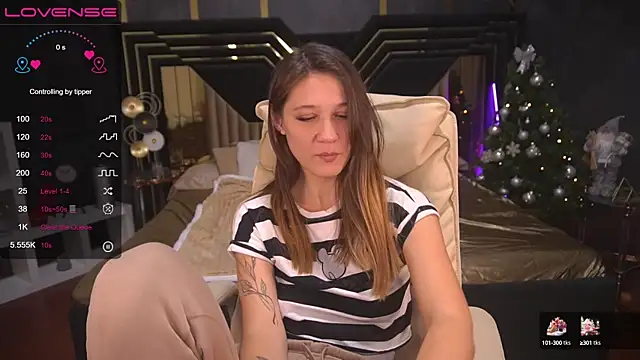 DreamyLinaa online show from January 4, 2:56 am