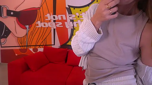 DreamyLinaa online show from January 6, 7:31 am