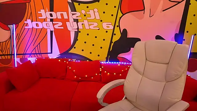 DreamyLinaa online show from January 20, 7:47 am