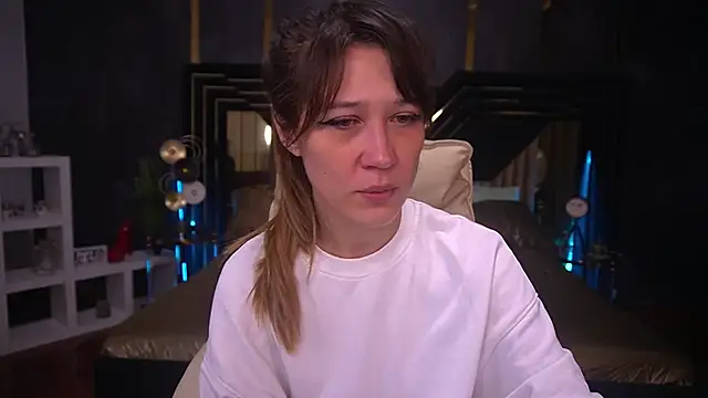 DreamyLinaa online show from January 25, 6:45 am