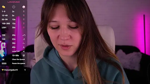 DreamyLinaa online show from January 28, 7:32 am