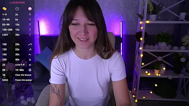 DreamyLinaa online show from February 4, 7:29 am