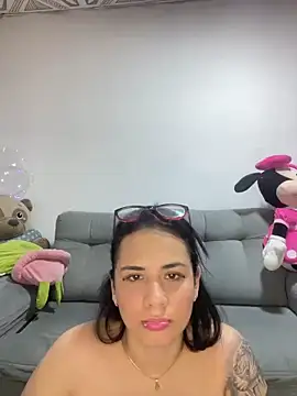 Leyna Kenet online show from December 6, 9:57 pm