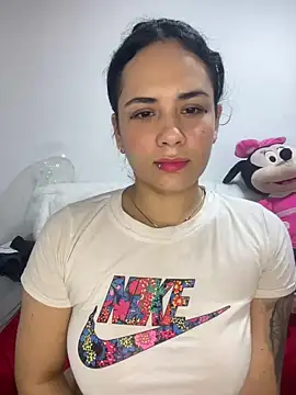 Leyna Kenet online show from December 12, 1:32 am