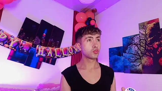 Noah Xitruxx online show from October 13, 2:22 am