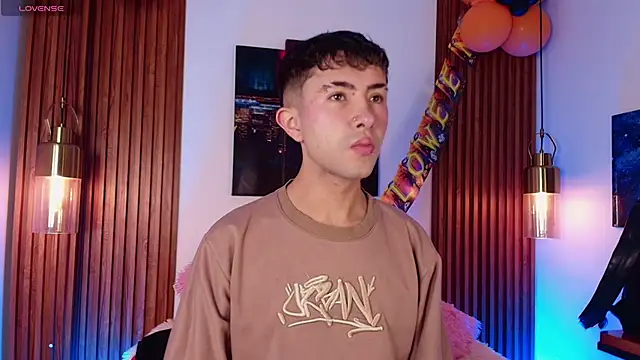 Noah Xitruxx online show from October 23, 2:44 am